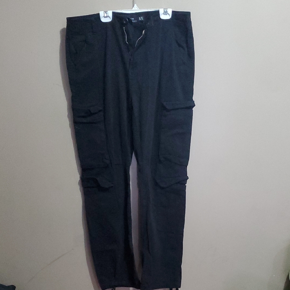 Refuge Dark Cargo Pants Size XL